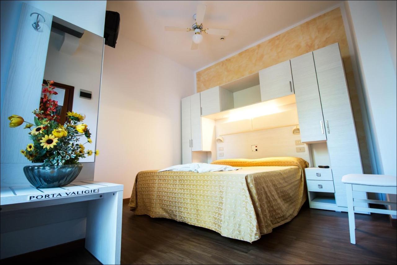 Hotel Belfiore Misano Adriatico Eksteriør billede